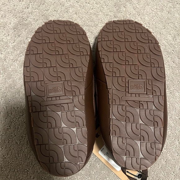 Skims x the north face collab. Thermoball traction mules cocoa size 7. - Picture 3 of 3